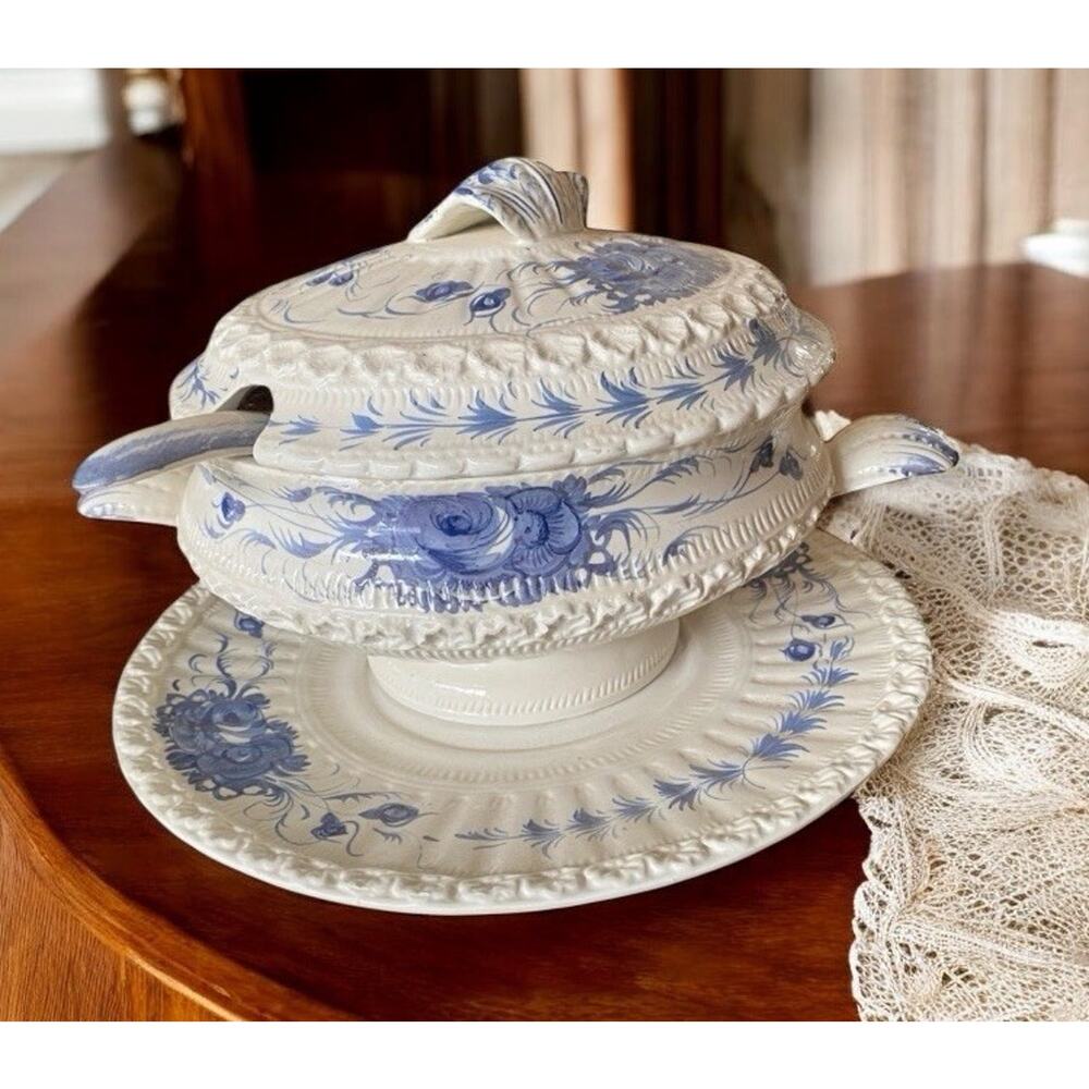 Italian Lidded Soup Tureen Blue White Conch Shell Handle Ladle Large Under Plate